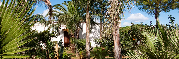 on-Sicily - Casa Giudeo - Balestrate, Sicily - the garden of the holiday home